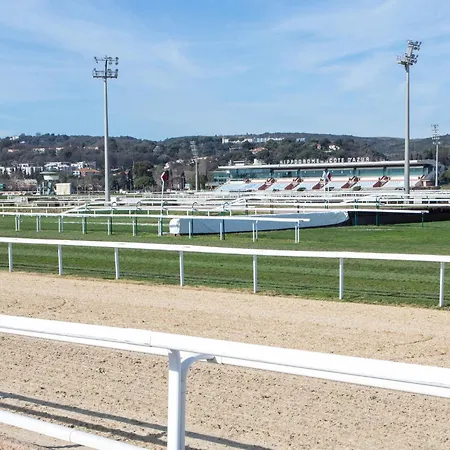 Epsom By Interhome *